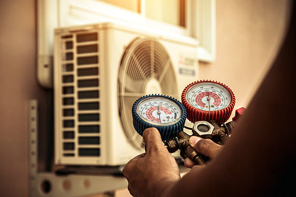 Professional Heat Pump Repair technician working in Umatilla, OR